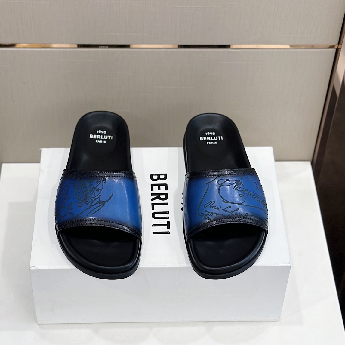 DÉP BERLUTI PATINA LEATHER SLIPPER
