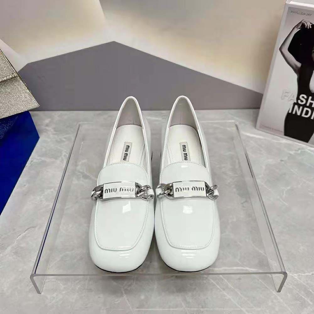 GIÀY Miu Miu Women Patent Leather Loafers in 35 mm Heel Height-White