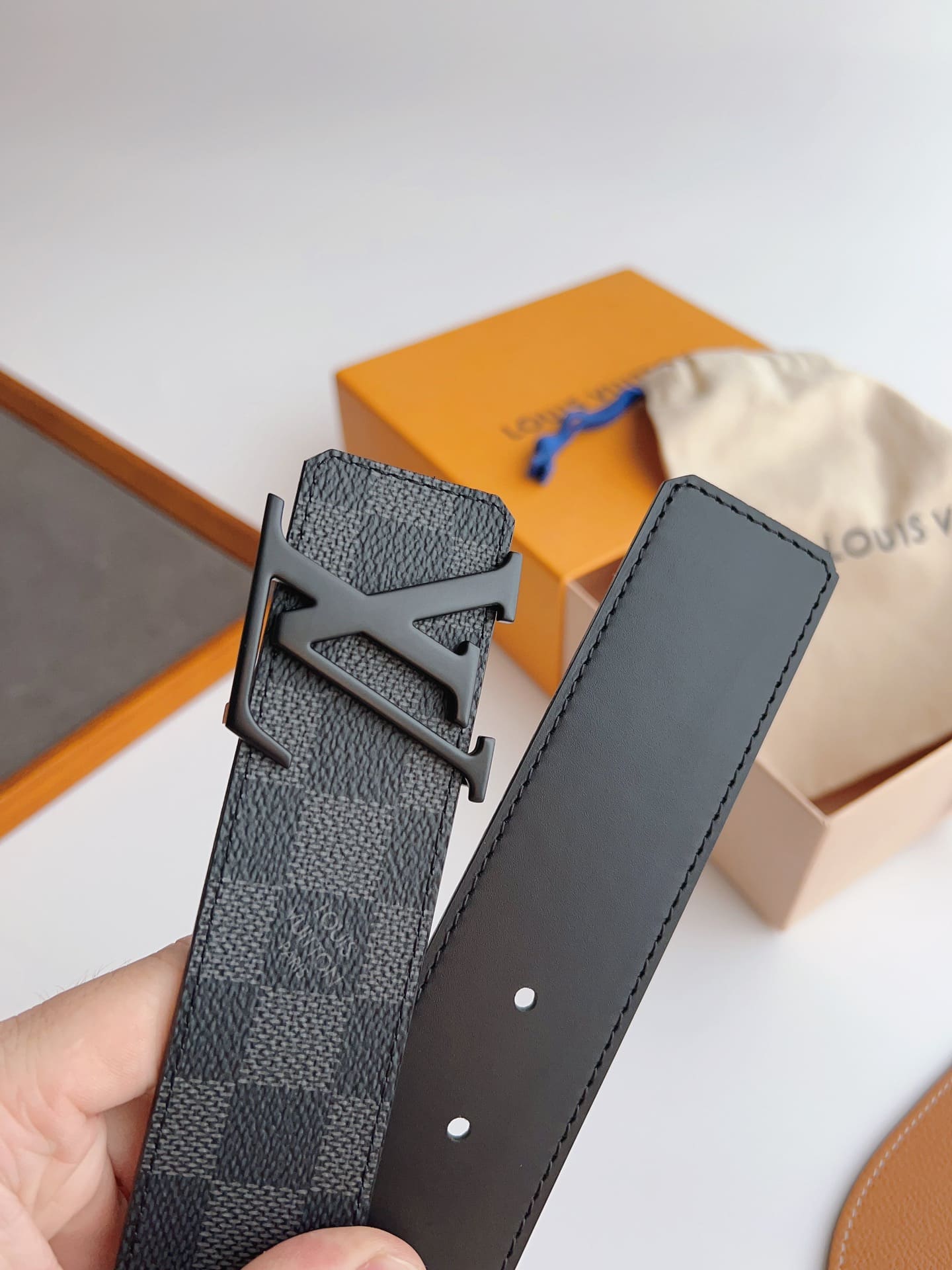 DÂY LƯNG LOUIS VUITTON SQUARE BLACK MONOGRAM LEATHER Khóa đen