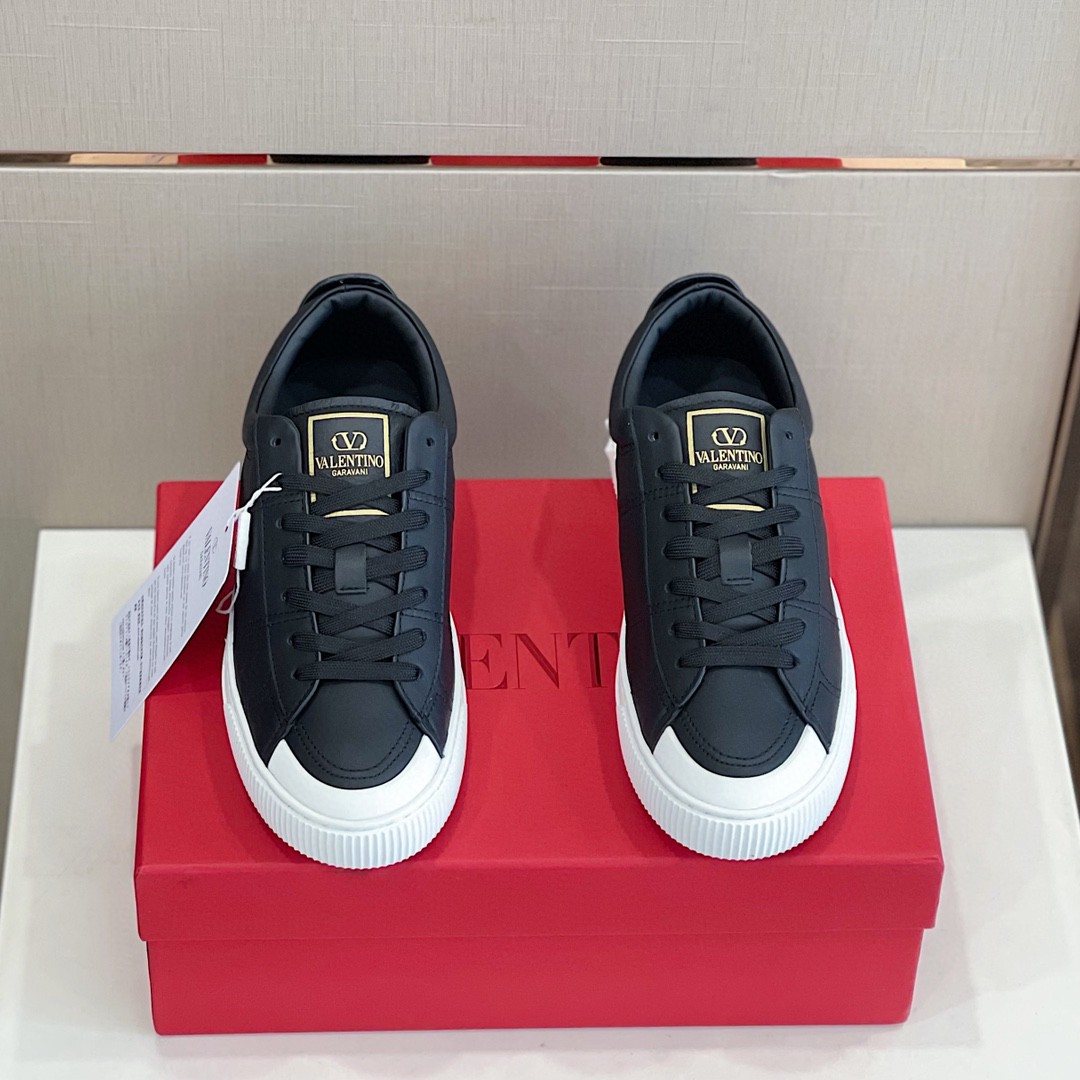 GIÀY VALENTINO STUDD LEATHER SNEAKER SHOES AAA