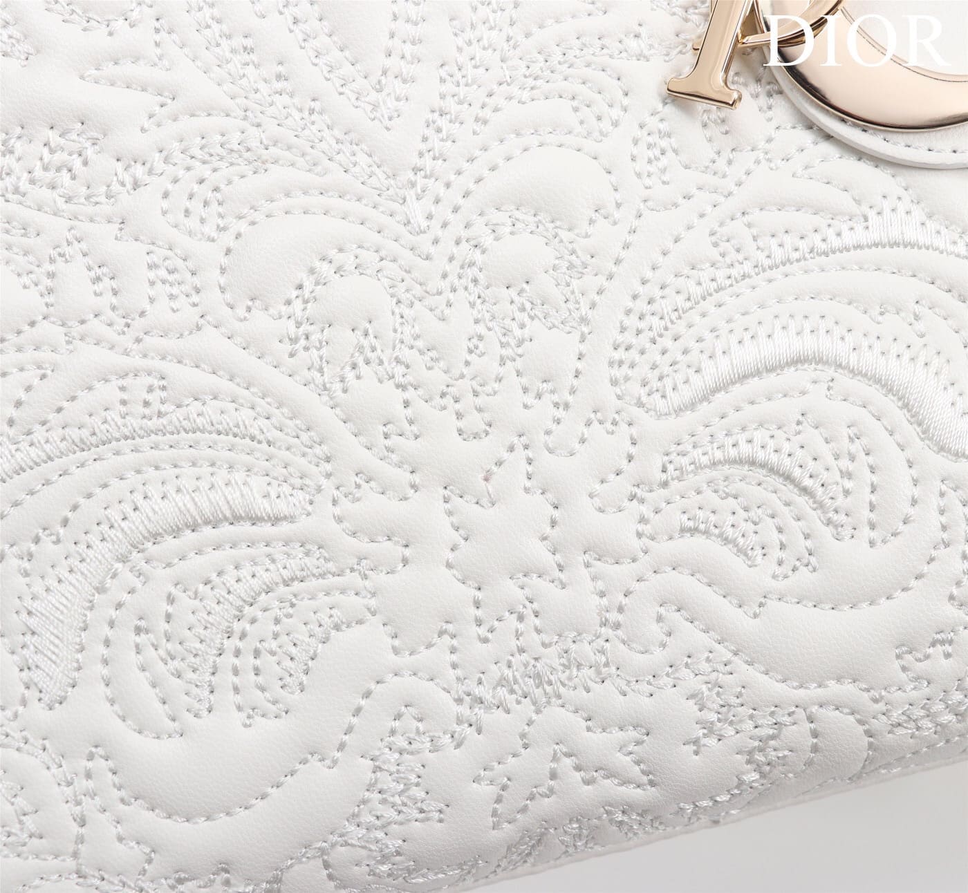 TÚI CHRISTIAN DIOR LADY DIOR Quilted-Effect Lambskin with Ornamental Motif White