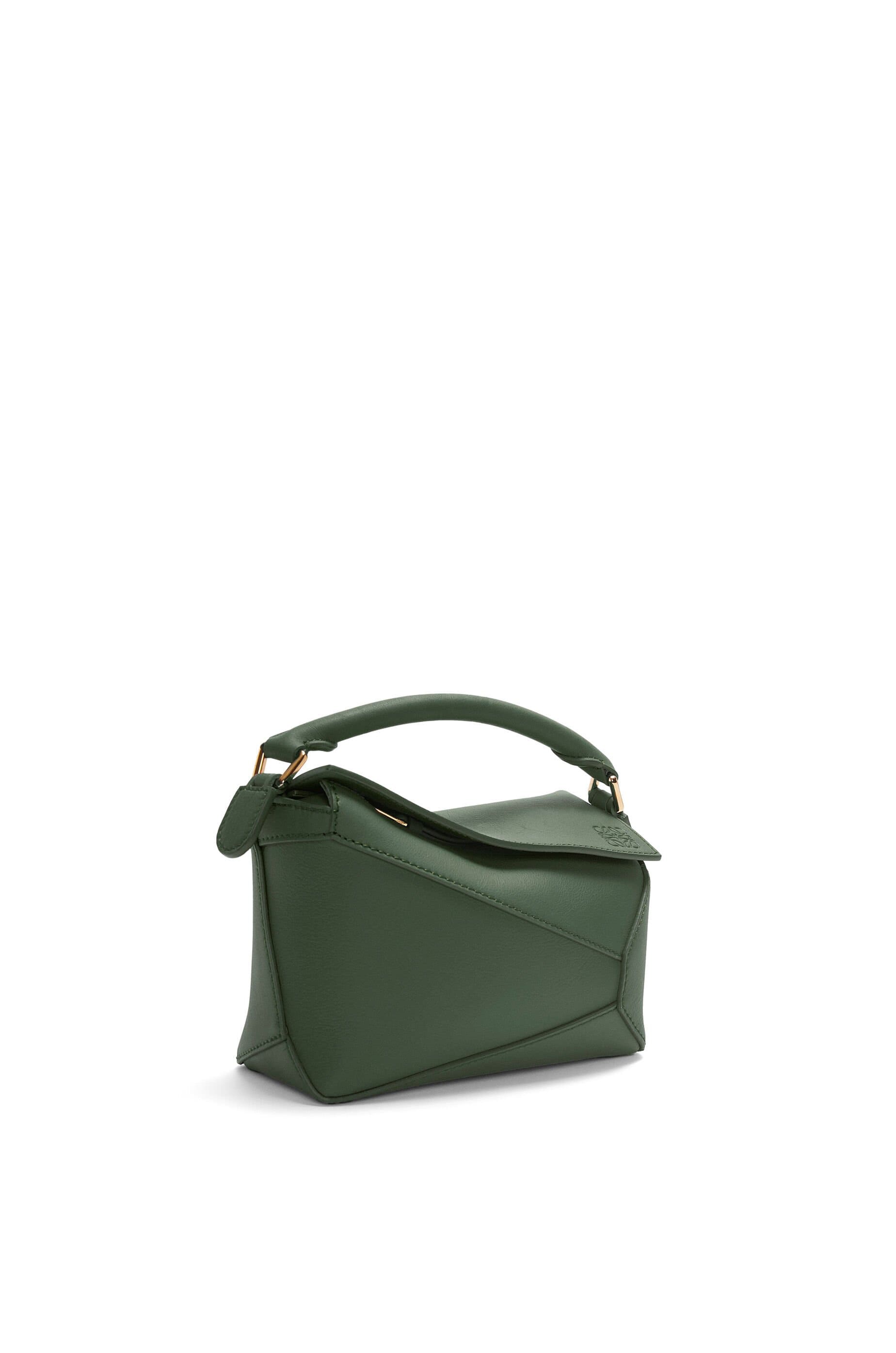 Túi LOEWE Mini Puzzle bag in classic calfskin green
