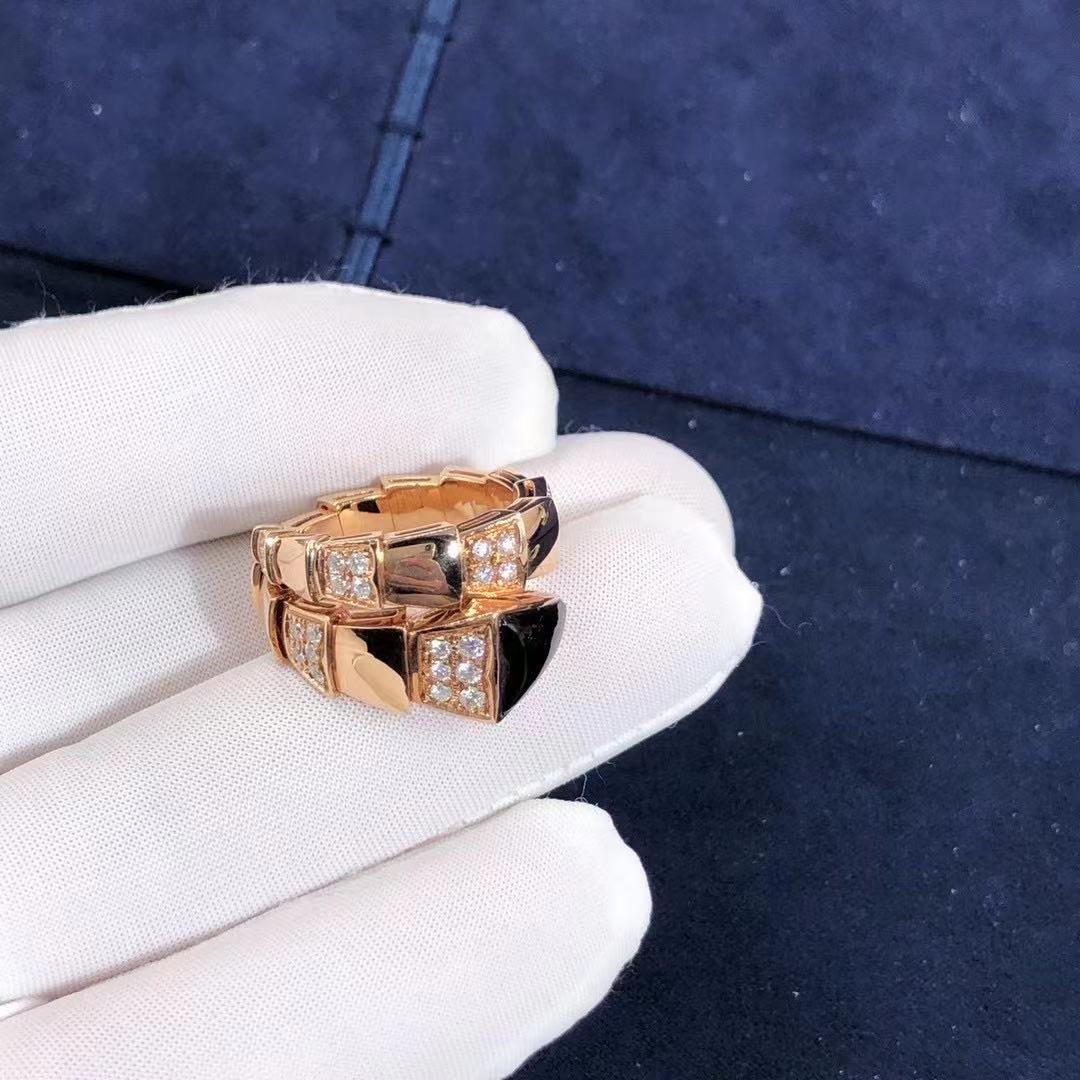 NHẪN BVLGARI Serpenti Viper 18K Rose Gold Onyx and Demi Pavé Diamonds