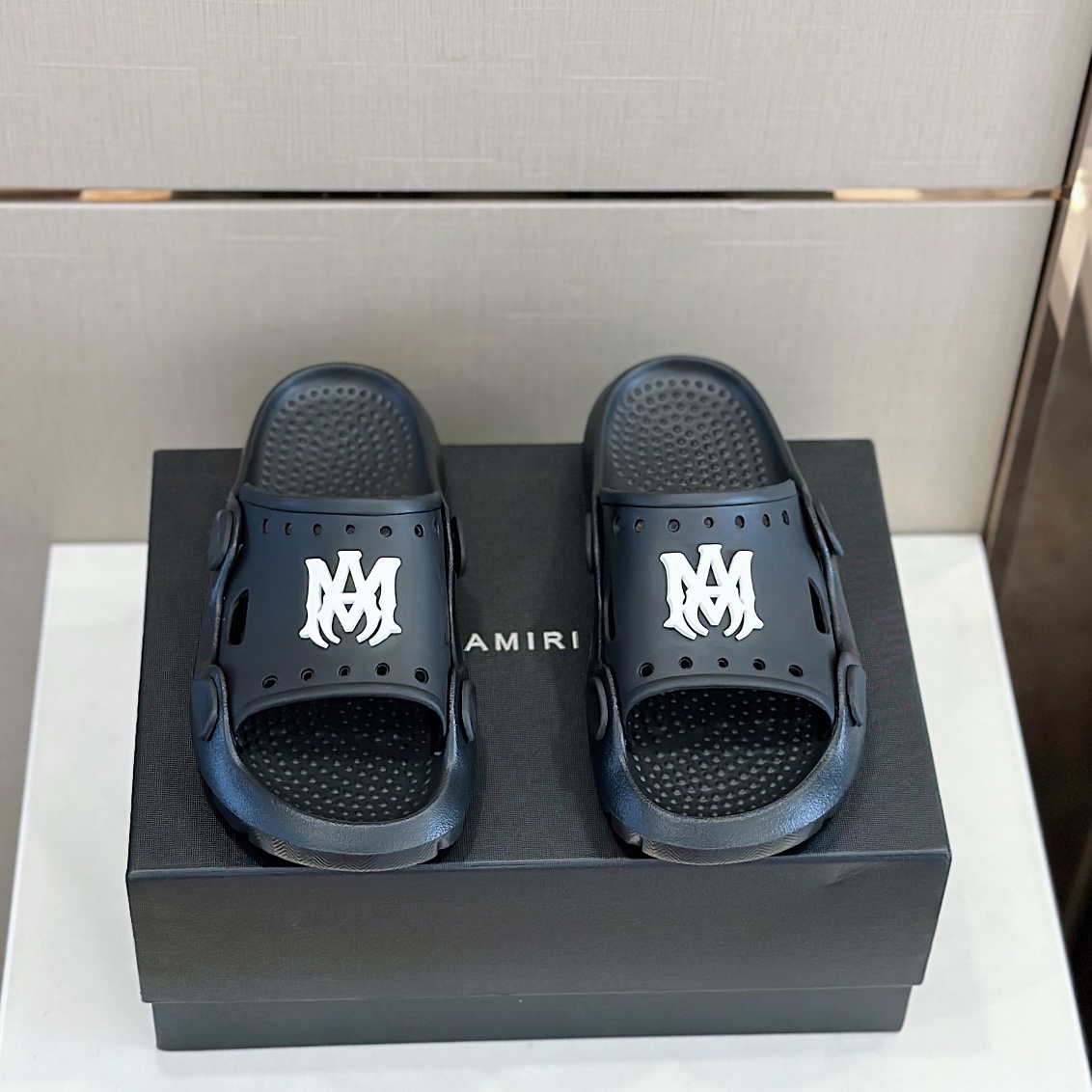 DÉP AMIRI AM LOGO SLIPPER
