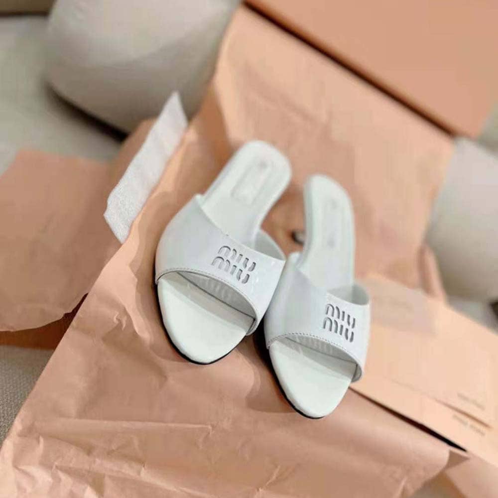 GUỐC Miu Miu Women Patent Leather Sandals in 45 mm Heel Height-White