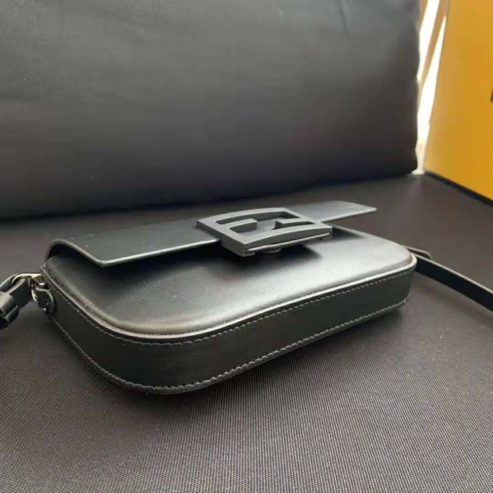 TÚI Fendi Women Baguette Phone Pouch Black Patent Leather Pouch