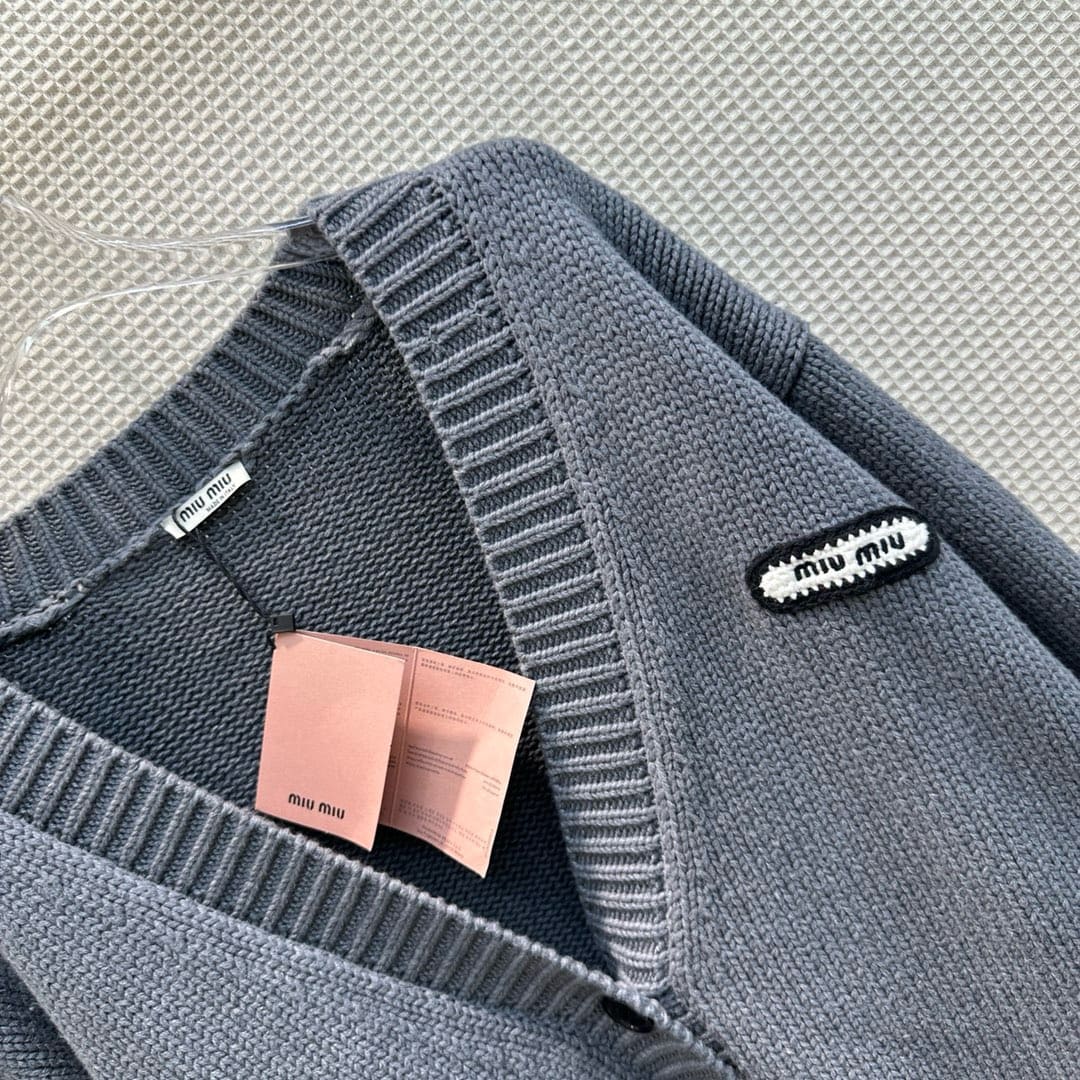 ÁO Miu Miu V-Neck Gray Cardigan Sweater
