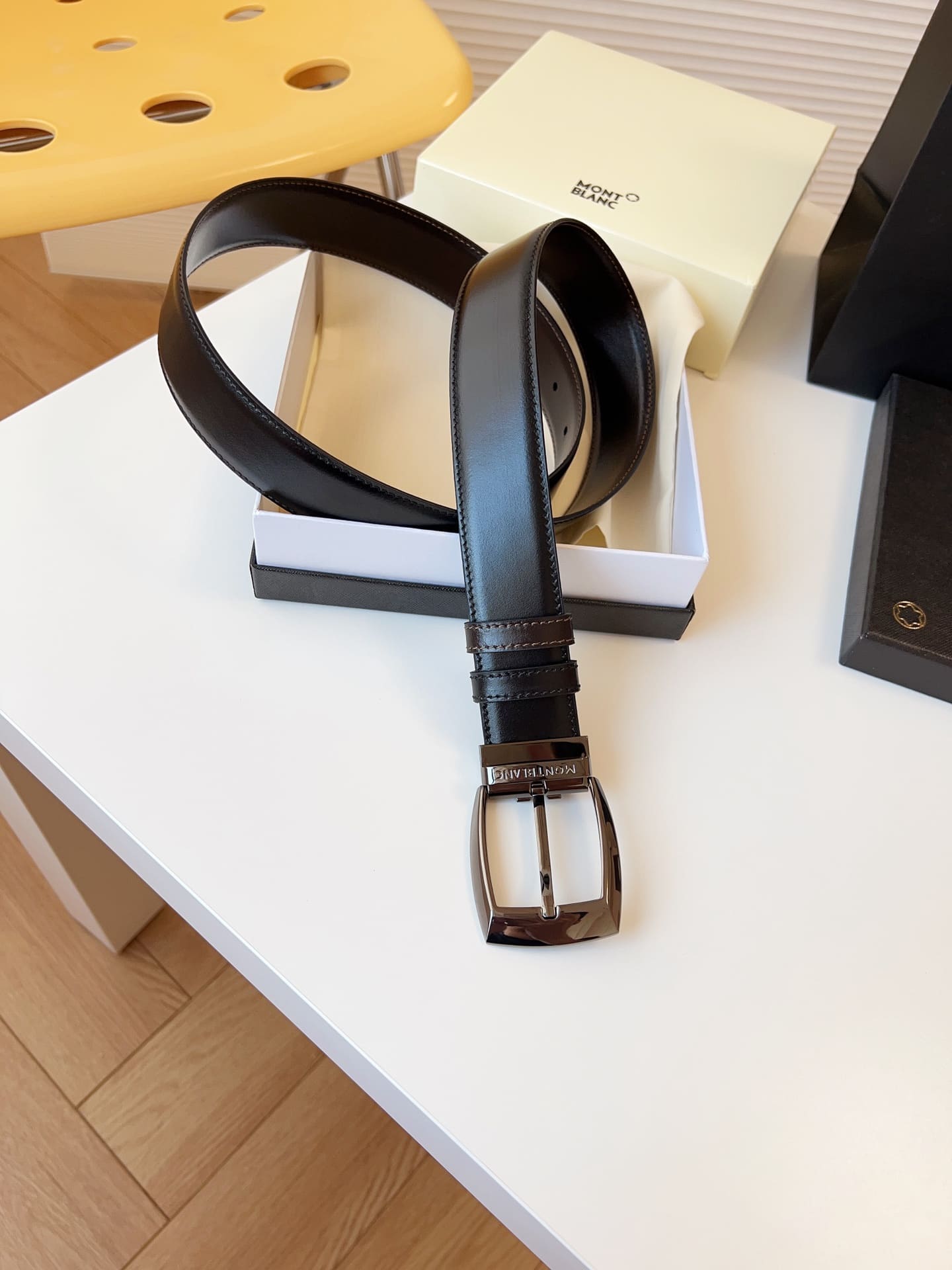 DÂY LƯNG MONTBLANC CALFSKIN LEATHER Belt Khóa bạc