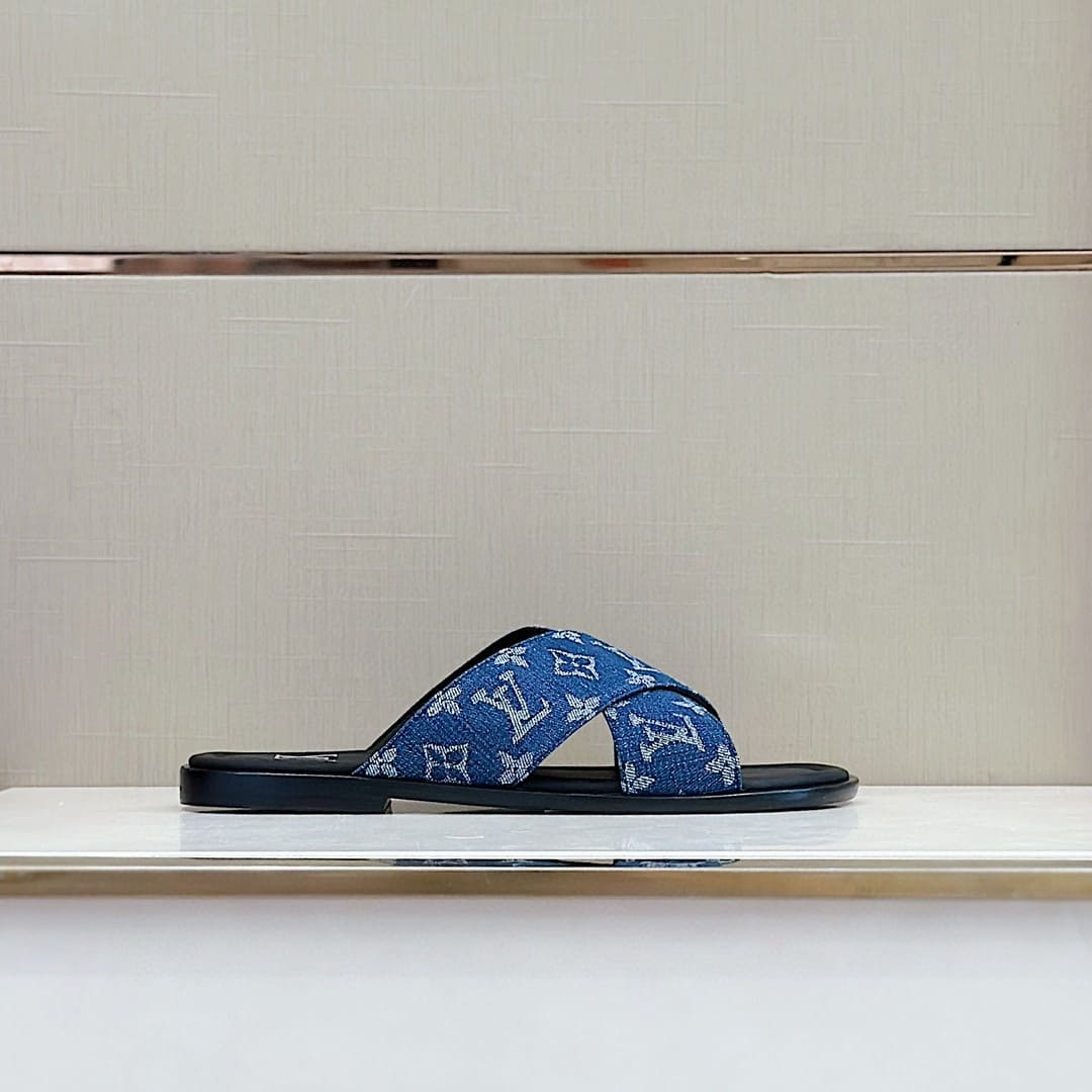 DÉP LOUIS VUITTON TRIANGLE LOGO SANDAL AAA