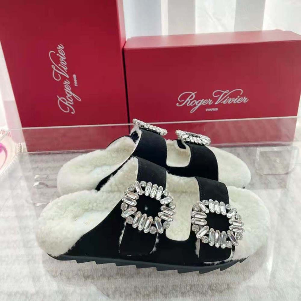 GIÀY Roger Vivier Women Slidy Viv’ Fur Strass Buckle Mules in Suede-Black