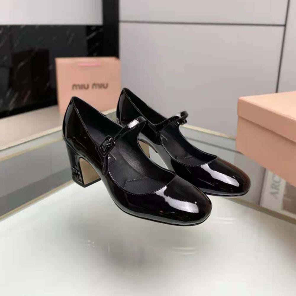 GIÀY Miu Miu Women Patent Leather Pumps with Metal Lettering Logo-Black