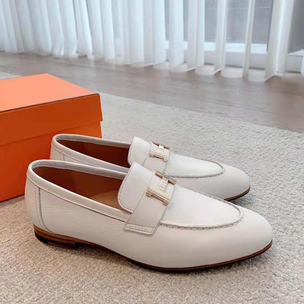 GIÀY Hermes Women Paris Loafer in Calfskin with Palladium Plated Signature “H” Detail-White