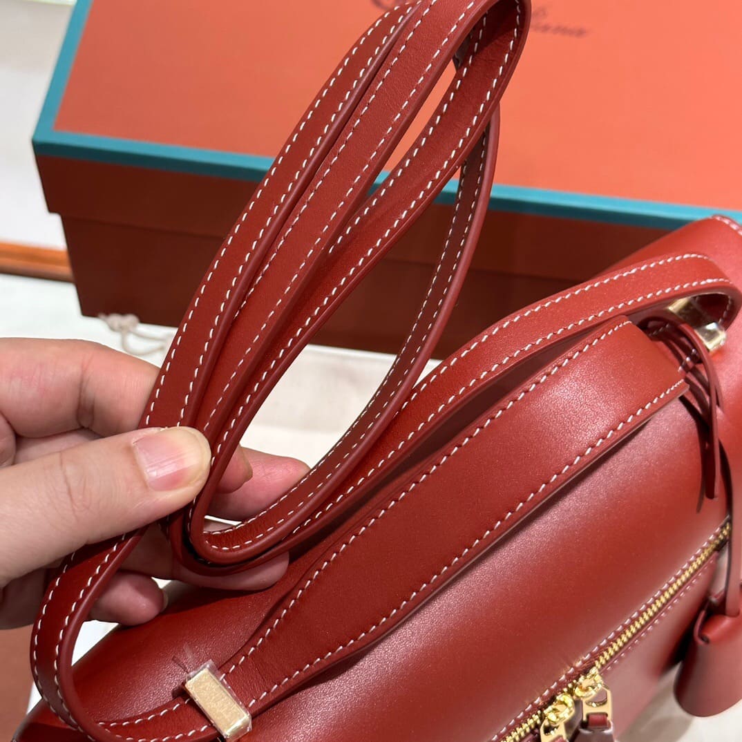 TÚI Loro Piana Women Extra Pocket L27 in Sheepskin Leather Red