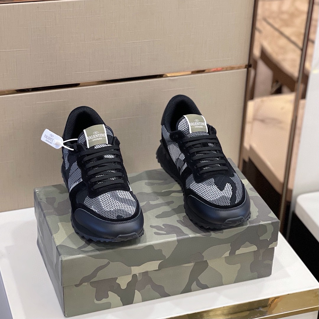 GIÀY VALENTINO STUDD LEATHER RUNNER SNEAKER SHOES AAA