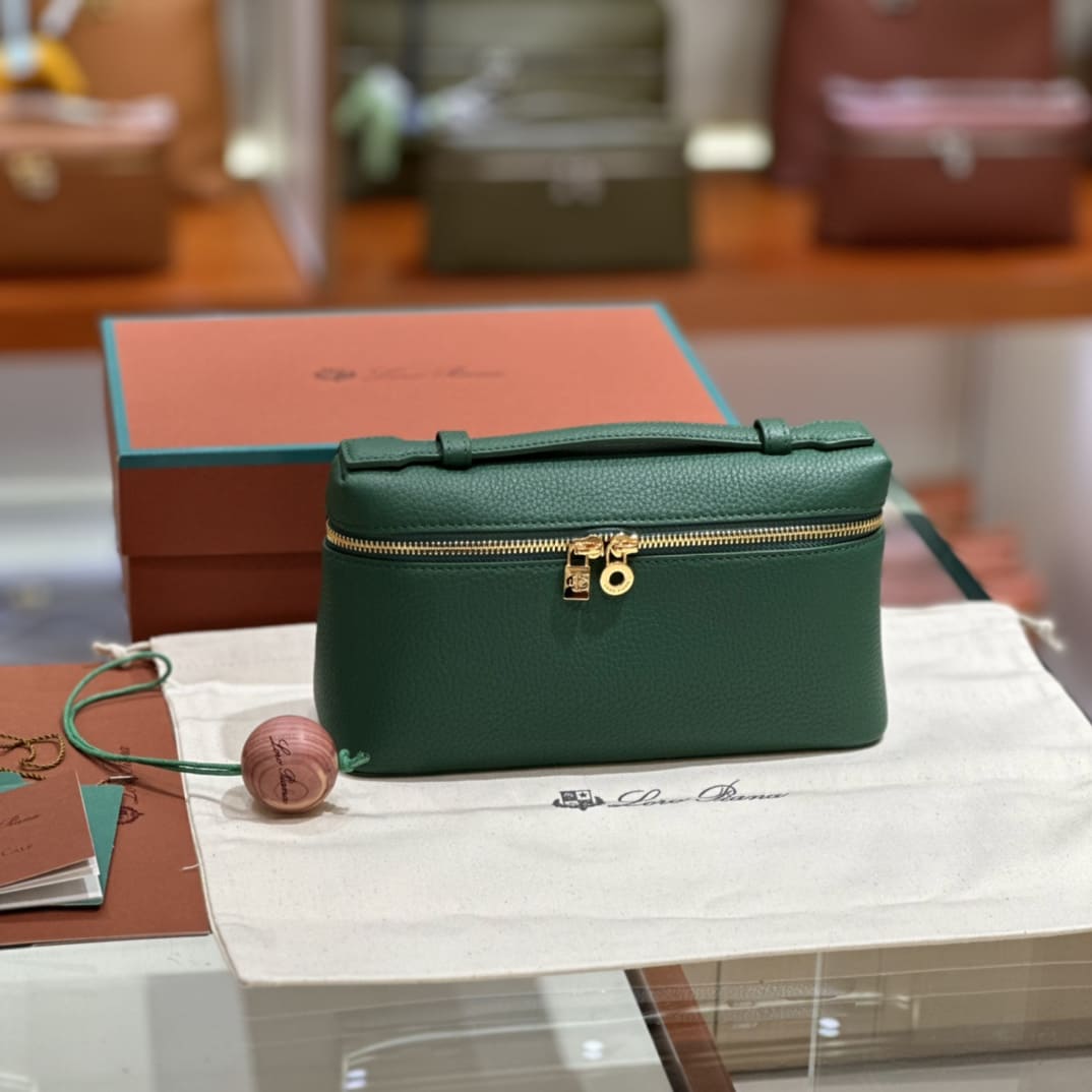 TÚI Loro Piana Women Extra bằng da bê màu xanh Bamboo Green 19