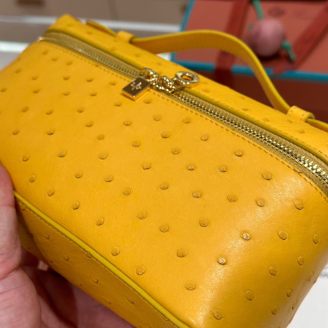 TÚI Loro Piana Women Extra Pocket L27 in Ostrich Leather Yellow da đà điểu(Gía Liên Hệ)