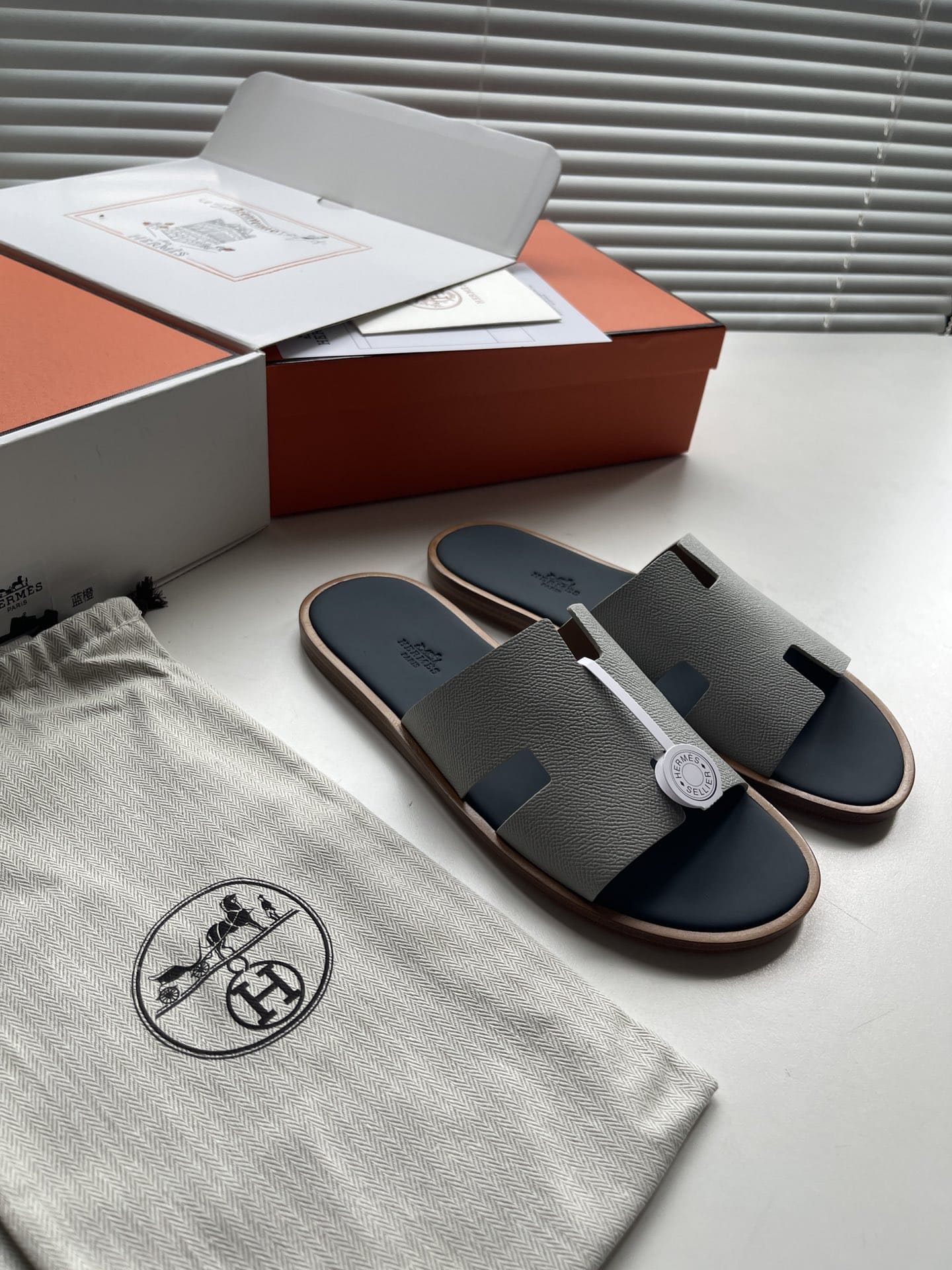 DÉP HERMES IZMIR GREY H SANDAL AAA