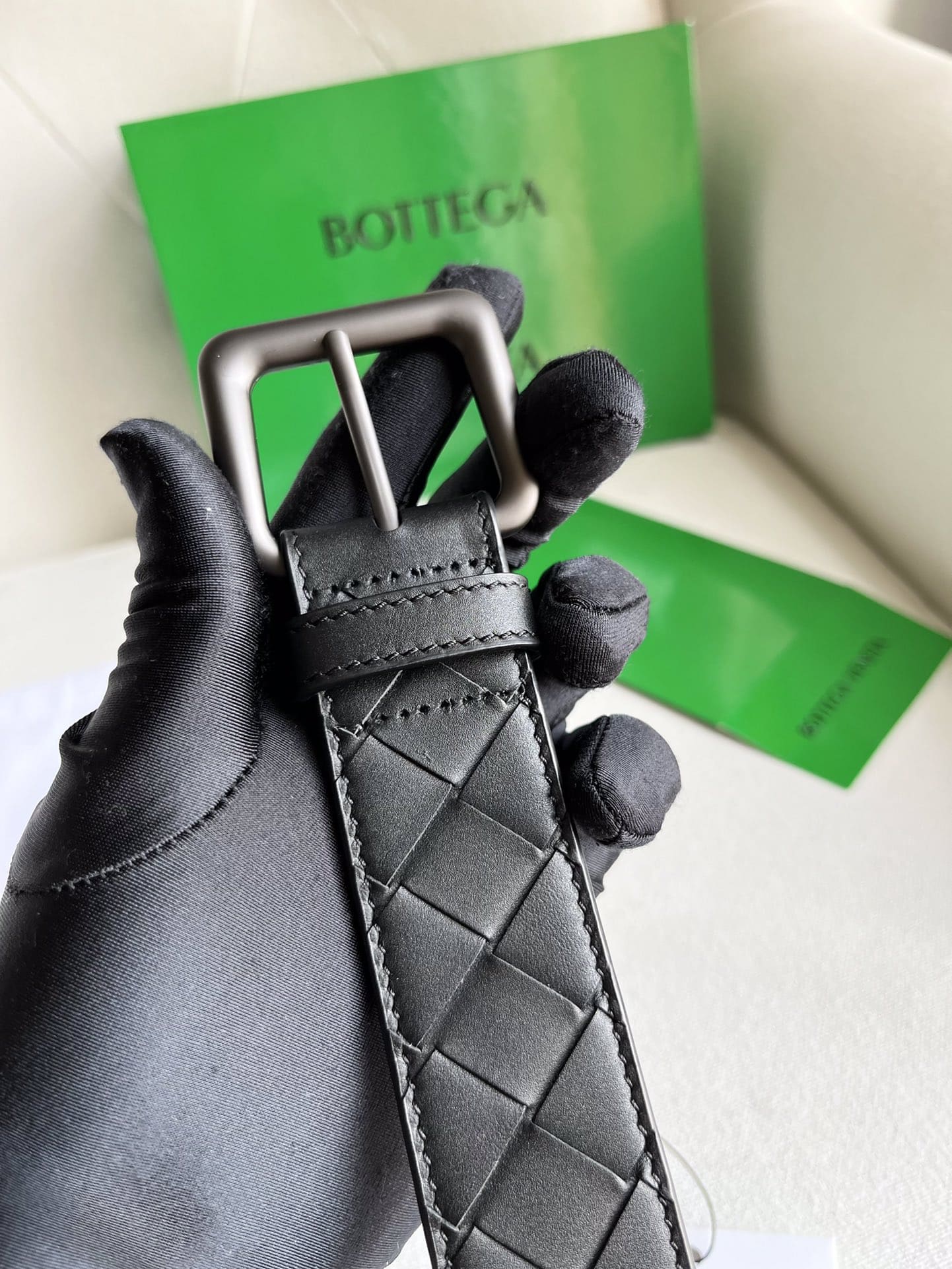 DÂY LƯNG BOTTGA VENETA BLACK INTRECCIATO LEATHER Khóa đen mờ