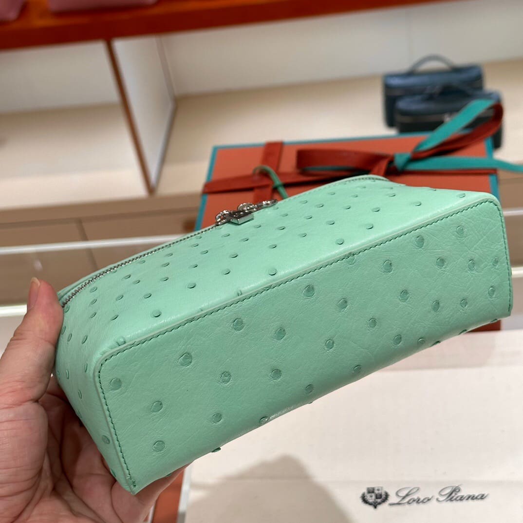 TÚI Loro Piana Women Extra Pocket L27 in Ostrich Leather Tiffany da đà điểu(Gía Liên Hệ)