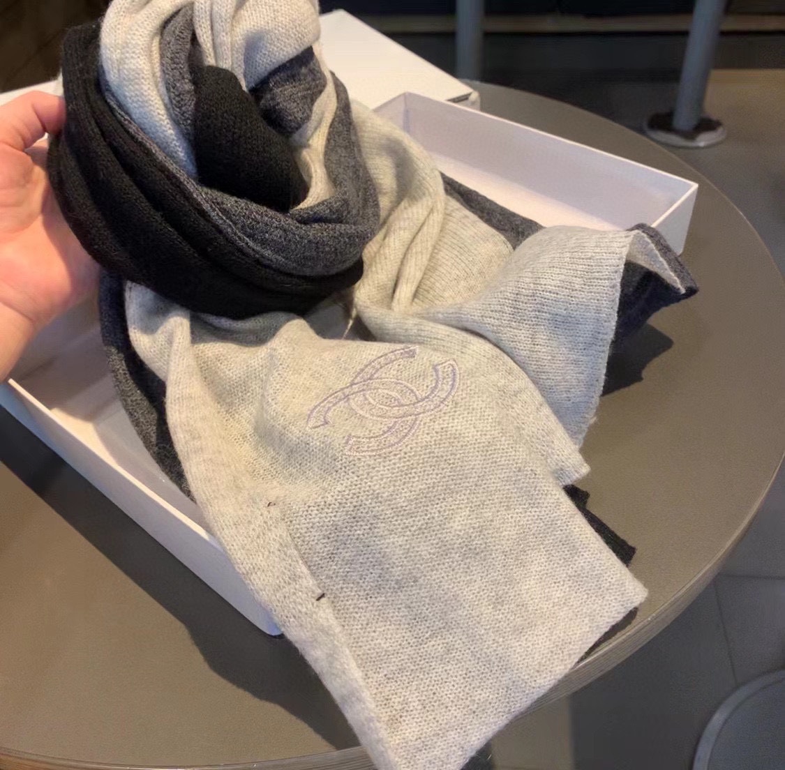 KHĂN CHANEL ORIGINAL CASHMERE scarf