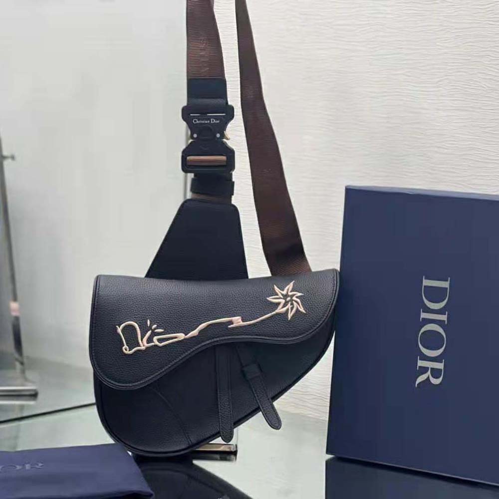 TÚI DIOR Cactus Jack Dior Saddle Bag Black Grained Calfskin with Embroidered Signature