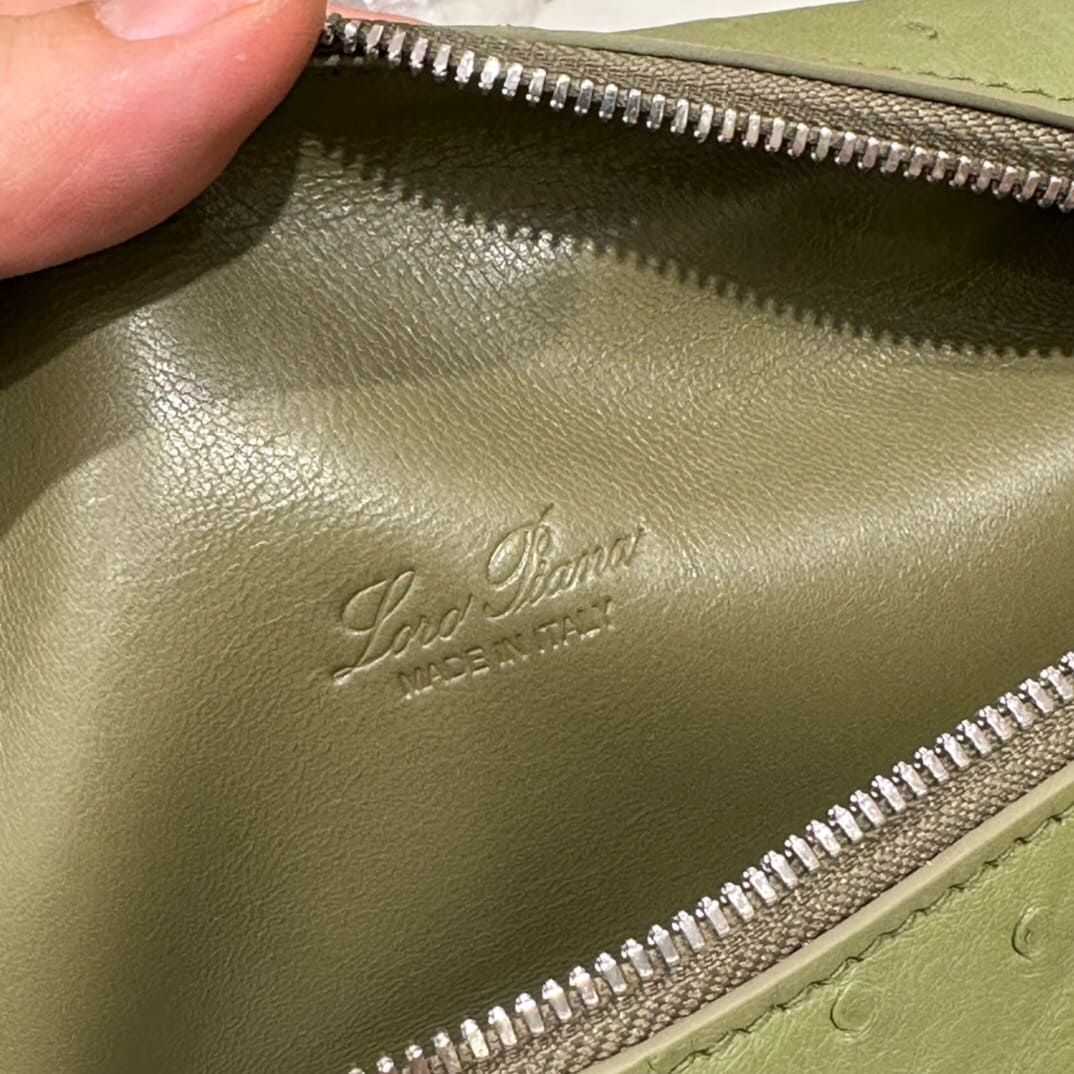 TÚI Loro Piana Women Extra Pocket L27 in Ostrich Leather Olive da đà điểu(Gía Liên Hệ)
