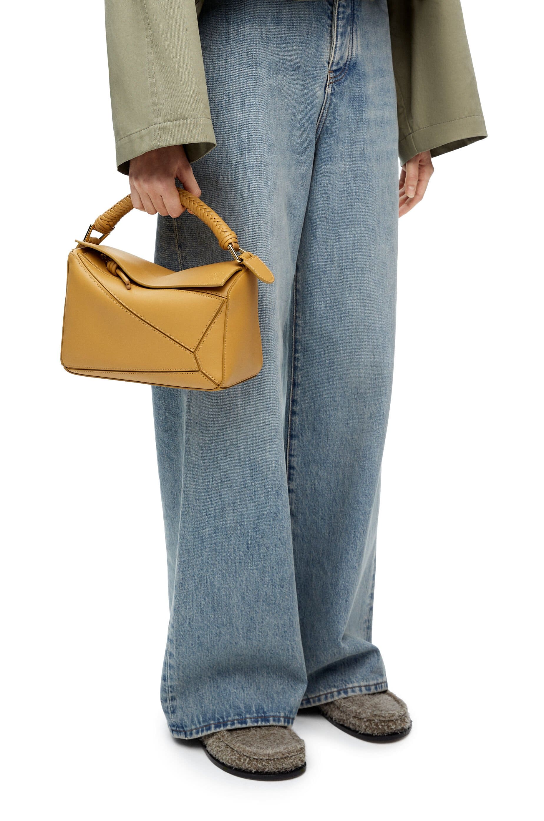 Túi LOEWE Small Puzzle bag in sand calfskin
