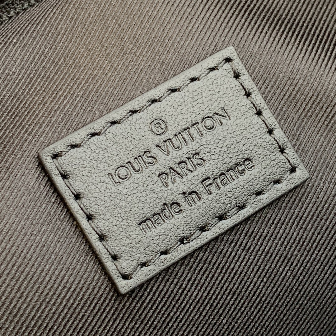 TÚI LOUIS VUITTON Scott Damier Graphite Messenger Bag