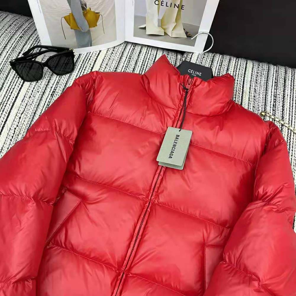 ÁO Balenciaga Women Shrunk Puffer in Red Shiny Coated Nylon