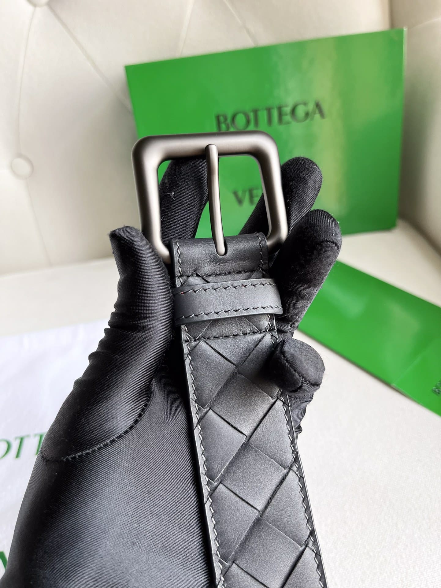 DÂY LƯNG BOTTGA VENETA BLACK INTRECCIATO LEATHER Khóa đen mờ
