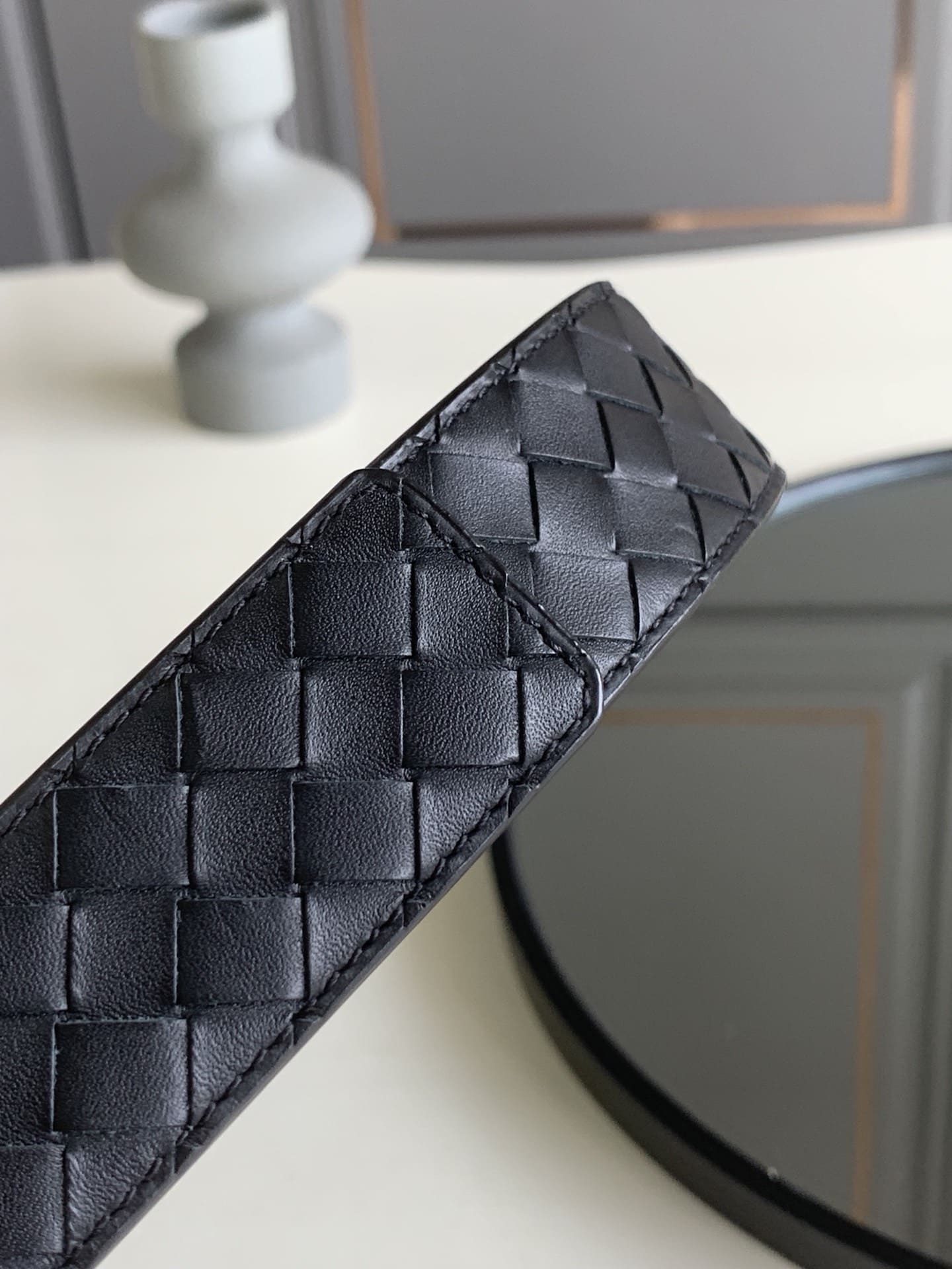 DÂY LƯNG BOTTGA VENETA INTRECCIATO LEATHER Khóa đen mờ