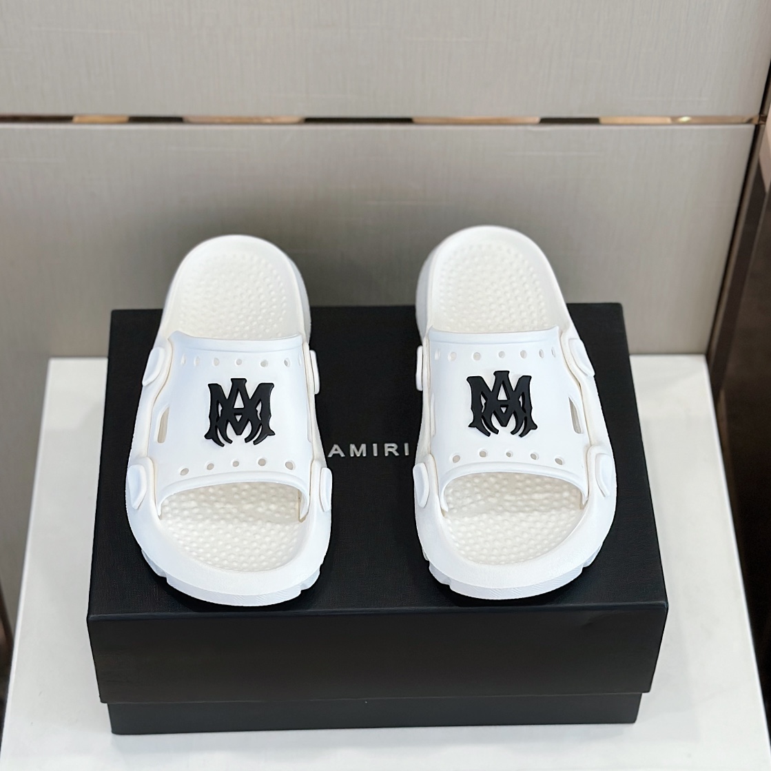 DÉP AMIRI AM LOGO SLIPPER