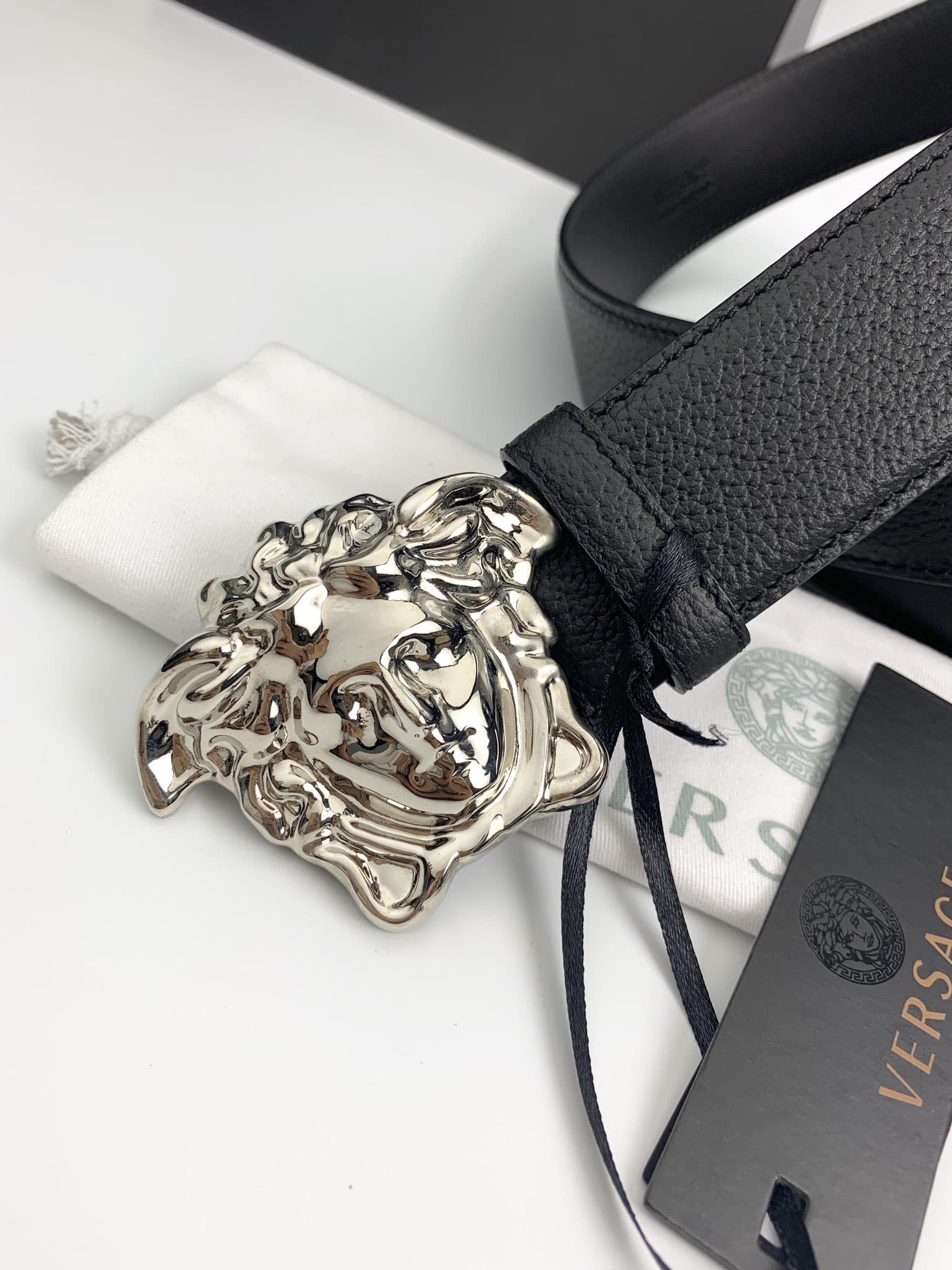 DÂY LƯNG VERSACE MEDUSA HEAD CALFSKIN LEATHER Khóa bạc