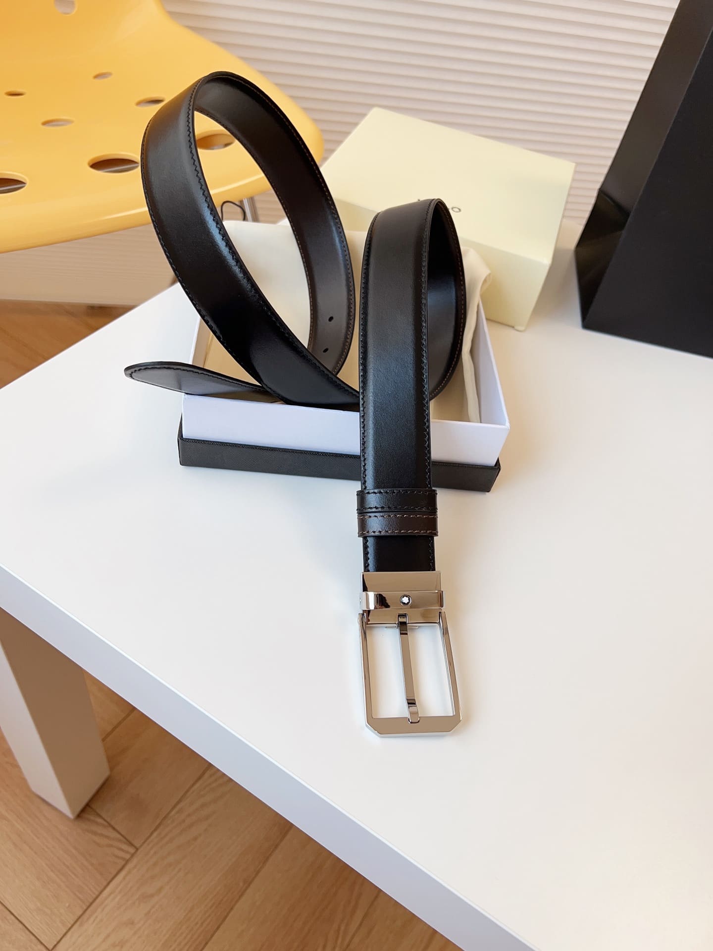 DÂY LƯNG MONTBLANC CALFSKIN LEATHER Belt Khóa bạc