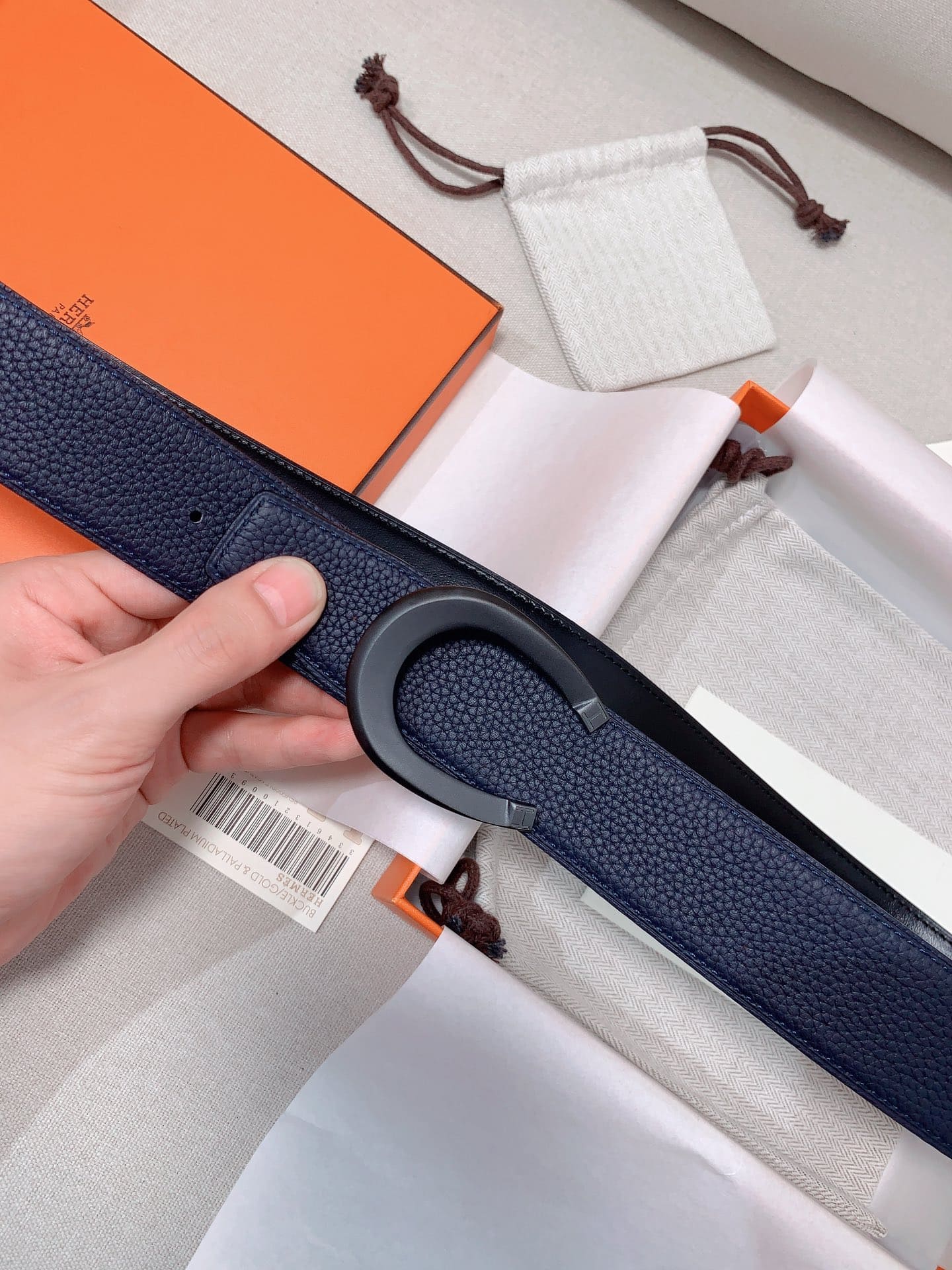 DÂY LƯNG HERMES Horseshoe Togo leather hai mặt khóa đen