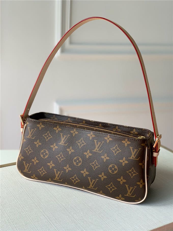 Túi LOUIS VUITTON Sling handbag