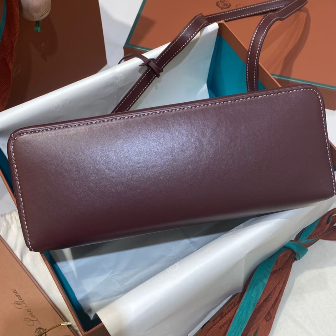 TÚI Loro Piana Women Extra bằng da bê màu đỏ Maroon đậm
