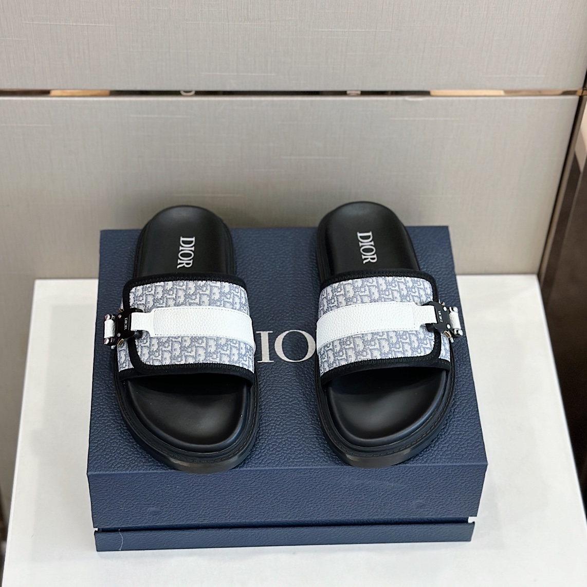 DÉP DIOR AQUA SLIPPER