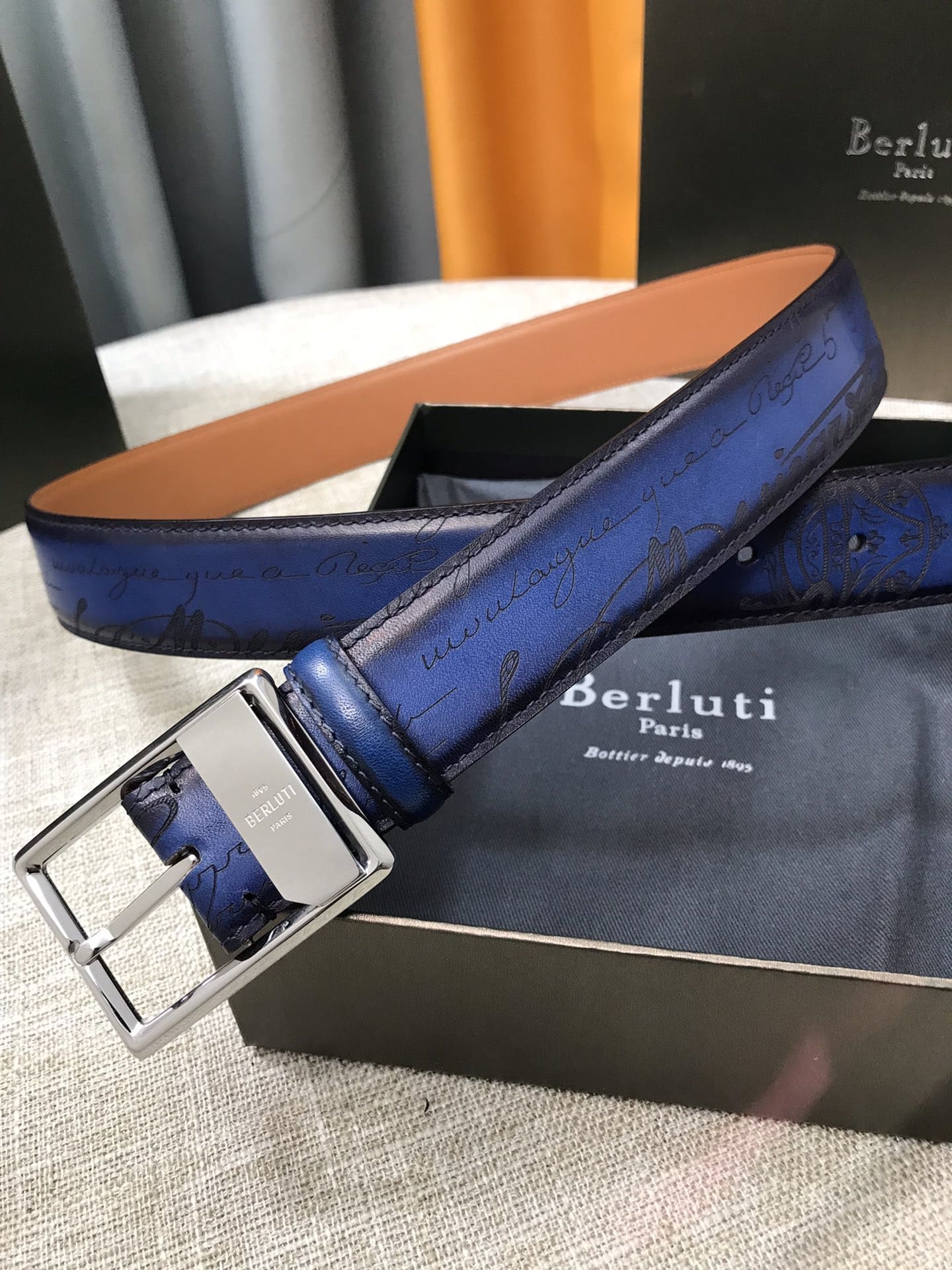DÂY LƯNG BERLUTI PATINA Leather khóa trắng