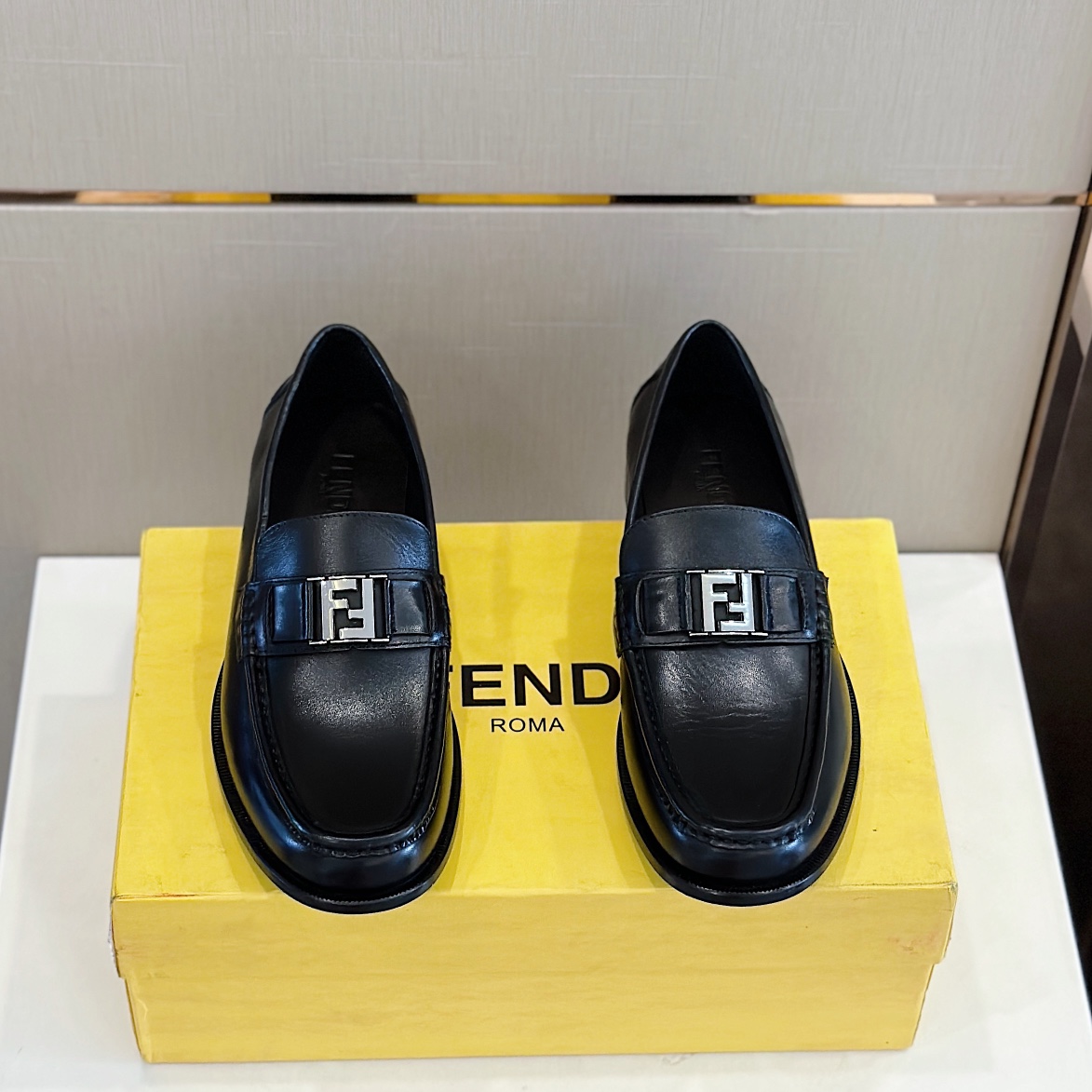 GIÀY FENDI LOAFER SHOES AAA