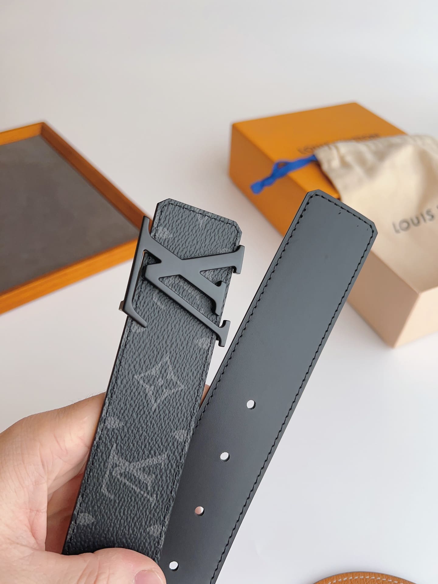 DÂY LƯNG LOUIS VUITTON BLACK MONOGRAM LEATHER Khóa đen