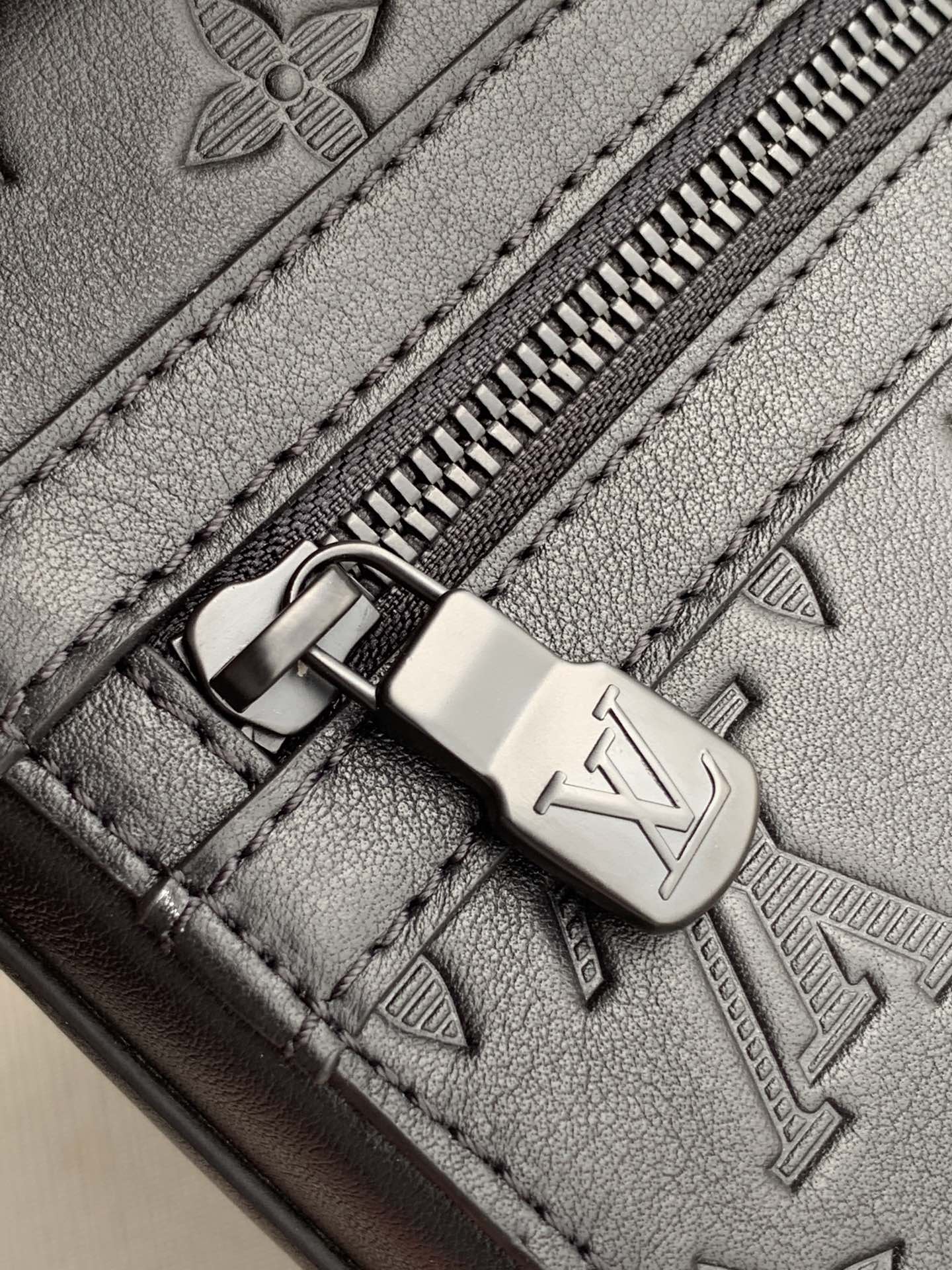 TÚI LOUIS VUITTON Sprinter Monogram Shadow Messenger Bag