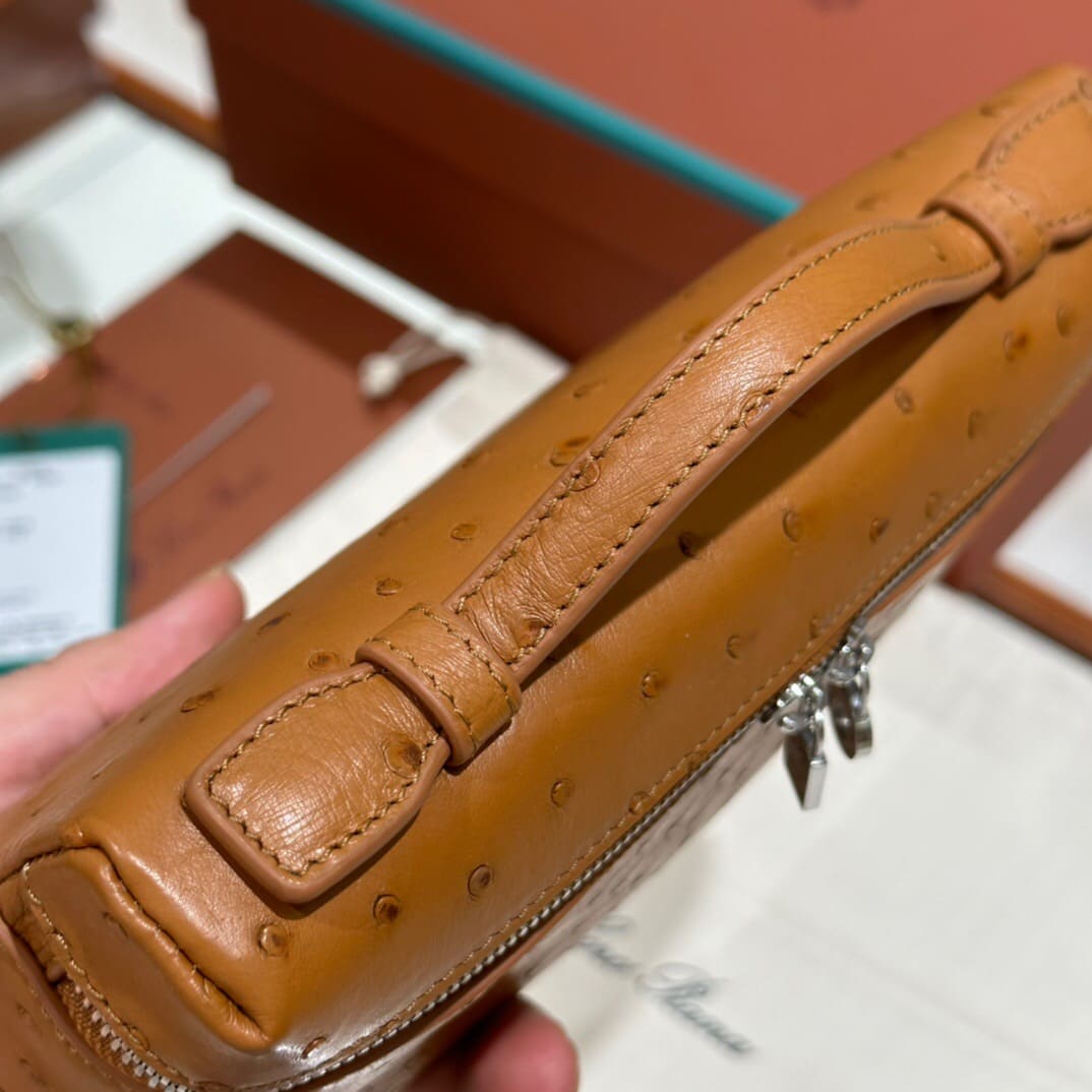 TÚI Loro Piana Women Extra Pocket L27 in Ostrich Leather Brown da đà điểu(Gía Liên Hệ)