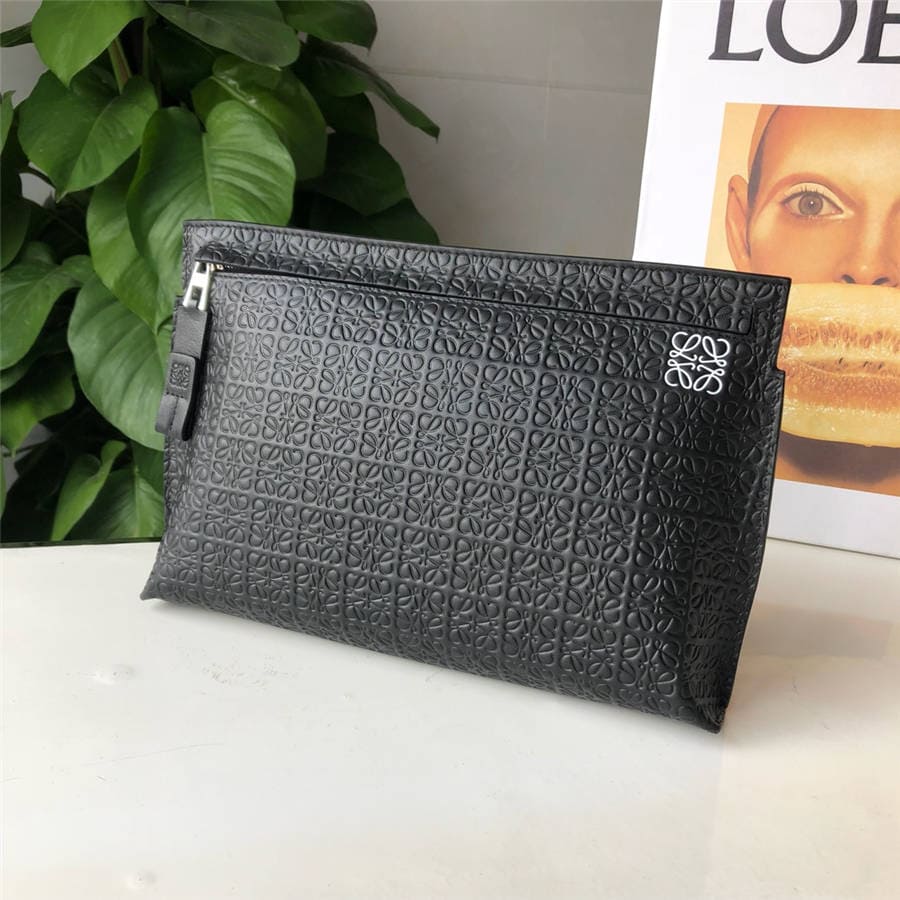 Túi LOEWE new embossed leather T-Pouch clutch Black
