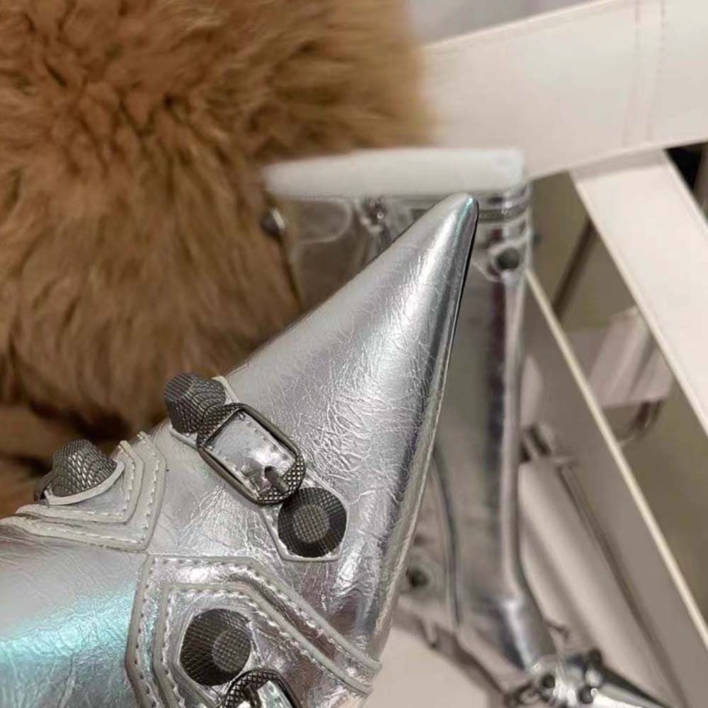GIÀY Balenciaga Women Cagole 90mm Boot in Silver Mmetallized Arena Lambskin