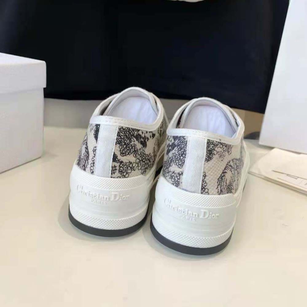 GIÀY Dior Women Walk’n’dior Platform Sneaker White Embroidered Cotton with Blue Toile de Jouy Motif