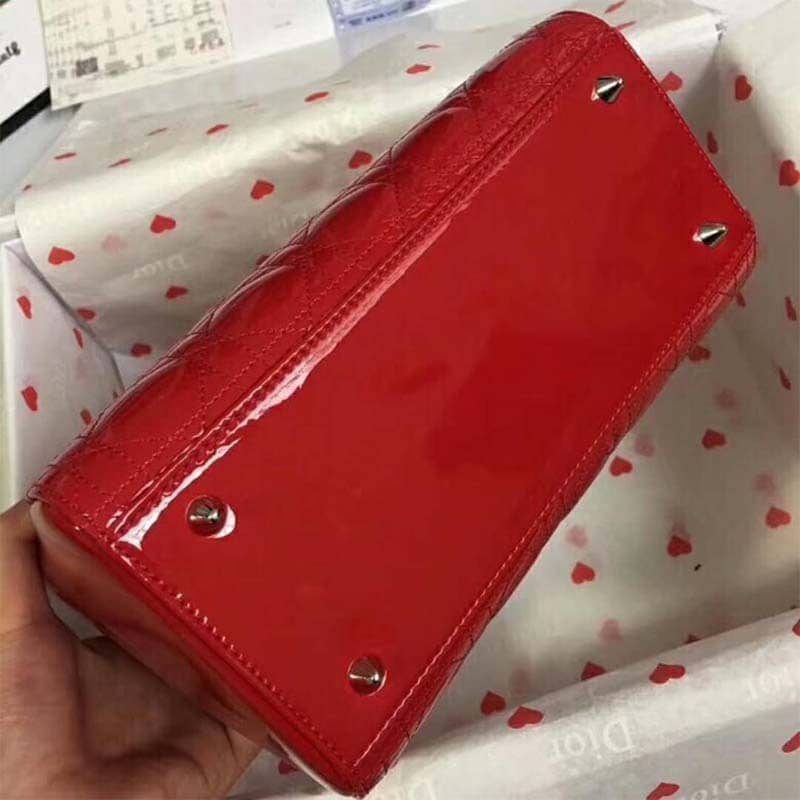 TÚI Dior Lady Dior Bag in Bright Patent Calfskin-Red