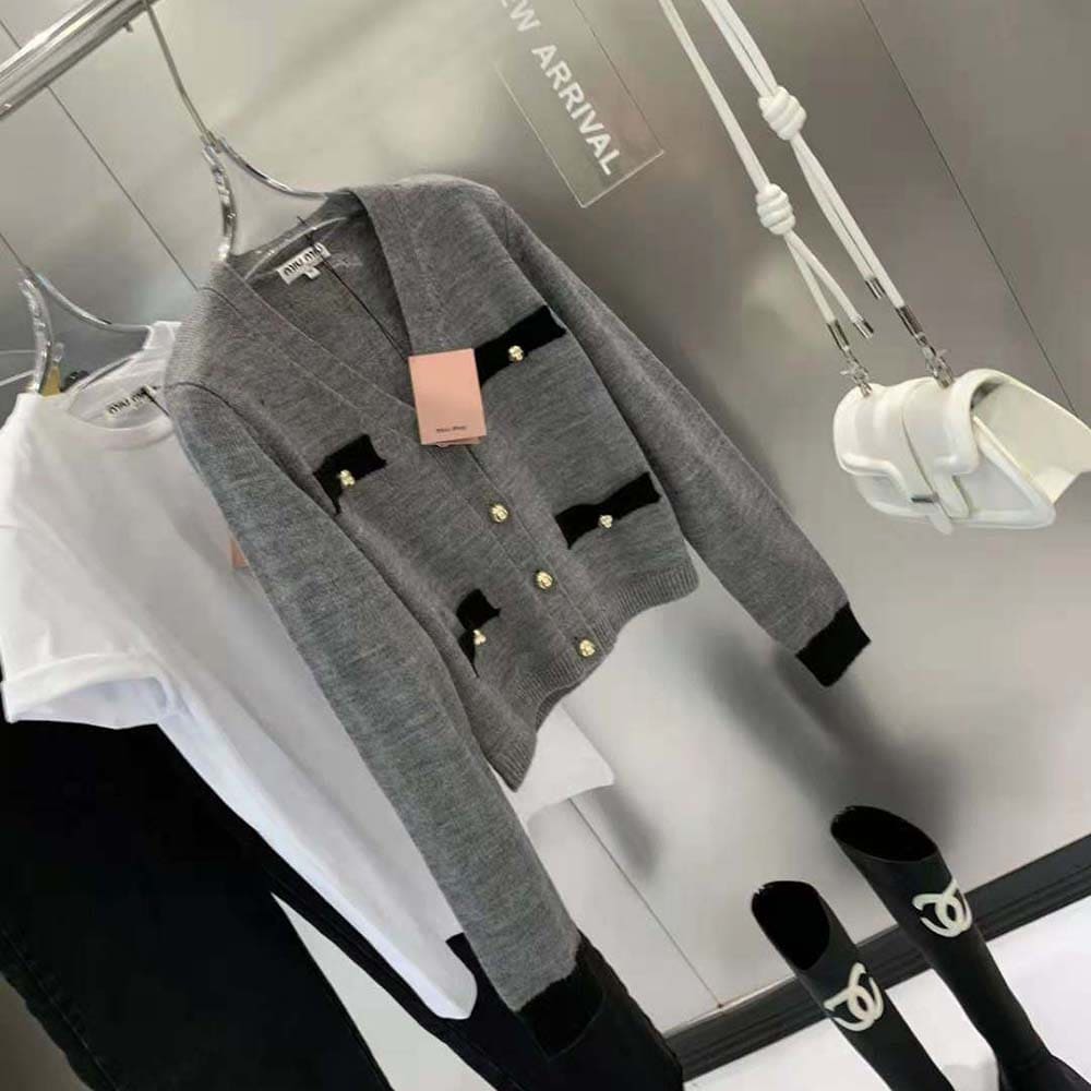 ÁO Miu Miu Women Cashmere Cardigan with Knit Logo Patch-Gray