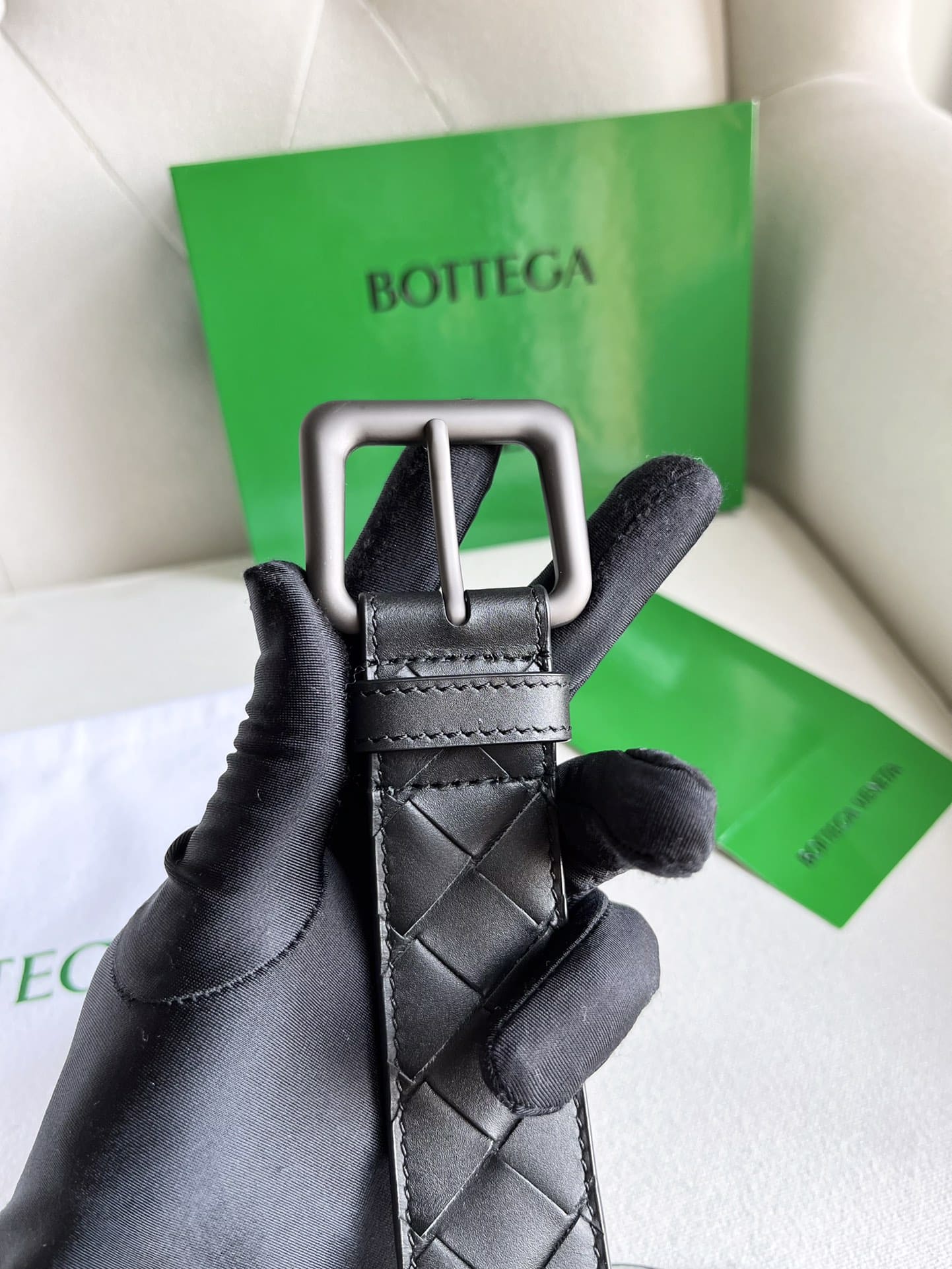 DÂY LƯNG BOTTGA VENETA BLACK INTRECCIATO LEATHER Khóa đen mờ