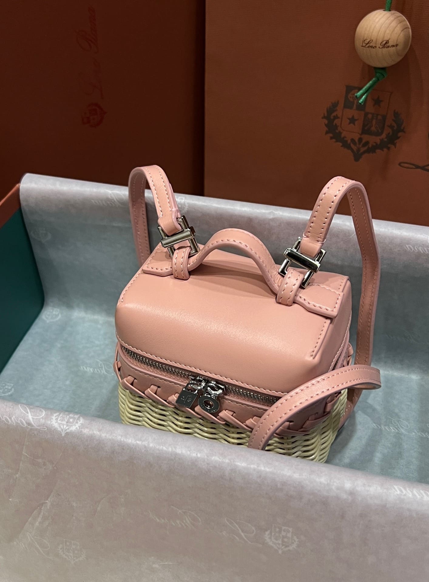 TÚI Loro Piana Women Extra Pocket Cross Body Wicker bằng da bê kết hợp tre đan